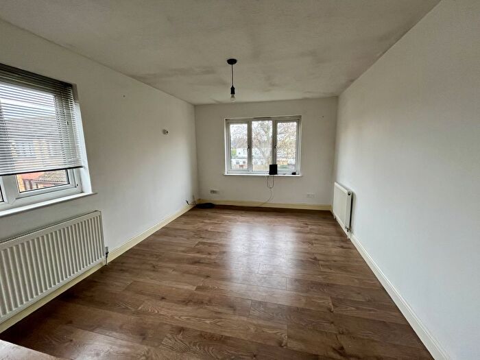 1 Bedroom Flat To Rent In Larkham Close, Feltham, TW13