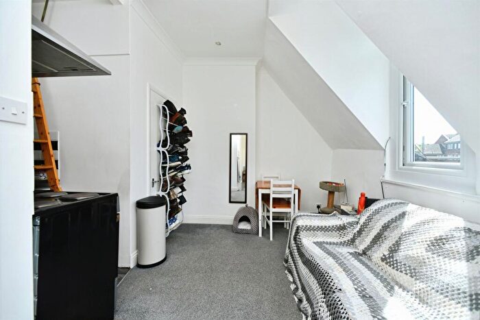 Studio For Sale In Highcroft Villas, Brighton, BN1