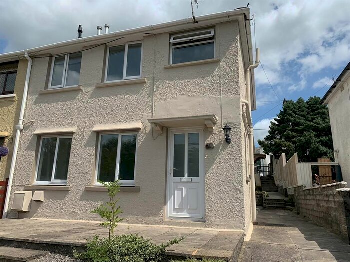 3 Bedroom Semi-Detached House To Rent In Park Terrace, Pontyclun, CF72