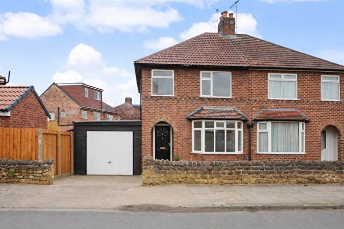 3 Bedroom Semi Detached House For Sale In West Crescent, Beeston Rylands, Nottingham, NG9