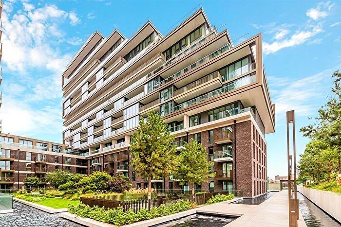 2 Bedroom Flat To Rent In Merino Gardens, London, E1W