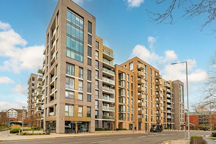 2 Bedroom Flat To Rent In Queenshurst Square, Kingston Upon Thames, KT2