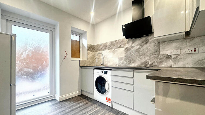 2 Bedroom Flat To Rent In Gf, Roslyn Road, Bristol, , Gb, BS6