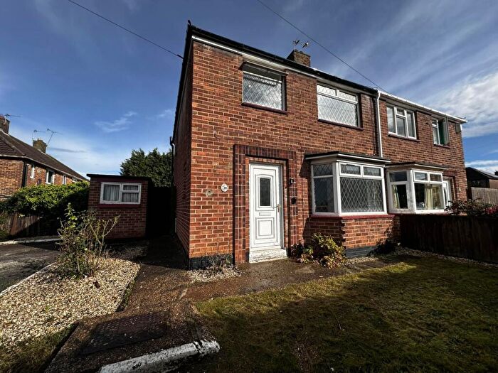 3 Bedroom Semi-Detached House To Rent In Welland Avenue, Grimsby, DN34