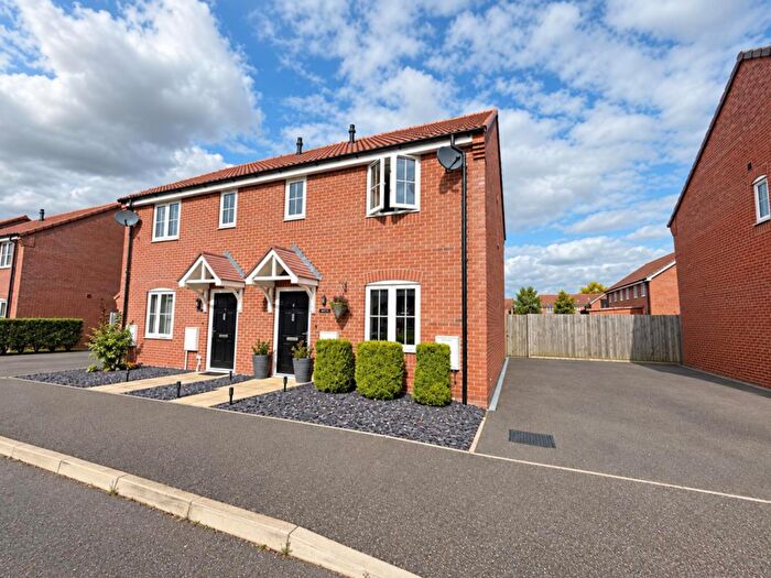 3 Bedroom Semi-Detached House For Sale In Spencer Road, Crowland, Peterborough, PE6