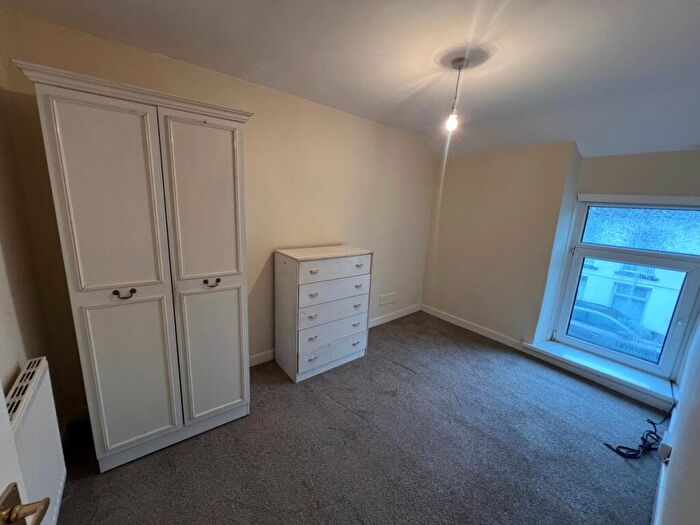 3 Bedroom Terraced House For Sale In High Street, Mountain Ash - Mountain Ash, CF45