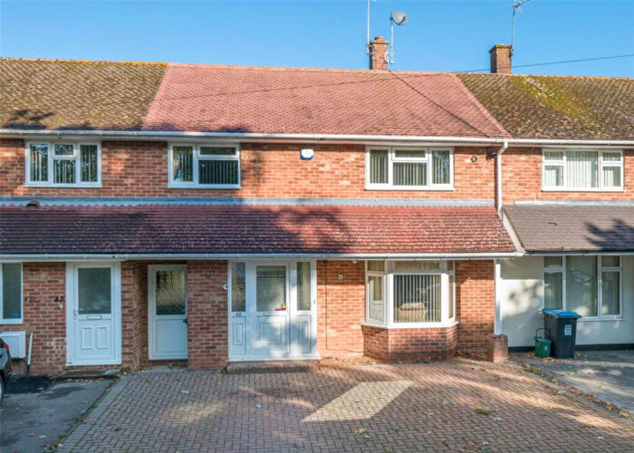 3 Bedroom Terraced House For Sale In Adeyfield Gardens, Hemel Hempstead, HP2