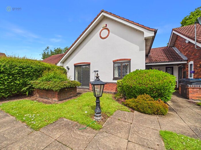 1 Bedroom Semi-Detached Bungalow For Sale In Checkley Croft, Walmley, Sutton Coldfield, B76