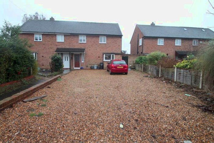 6 Bedroom Semi-Detached House To Rent In Abbotts Close, Uxbridge, UB8