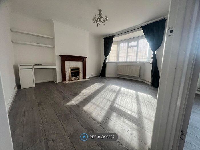 2 Bedroom Maisonette To Rent In Courtfield Avenue, Harrow On The Hill, HA1