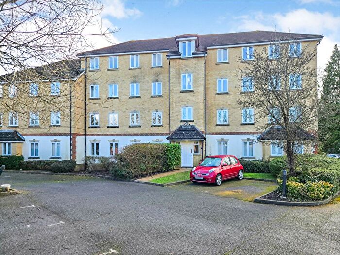 2 Bedroom Flat To Rent In Bunce Drive, Caterham, Surrey, CR3