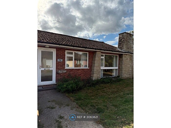 3 Bedroom Bungalow To Rent In Reading Road, Wokingham, RG40