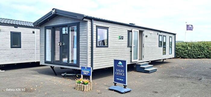 2 Bedroom Park Home For Sale In Bempton Lane, Flamborough, Bridlington, YO15