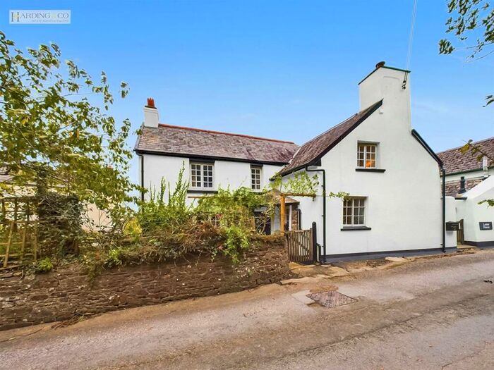 3 Bedroom House For Sale In Westleigh, Bideford, EX39