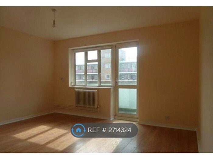 3 Bedroom Flat To Rent In Jubilee Street, London, E1