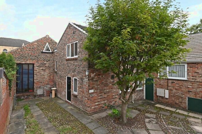 2 Bedroom Terraced House To Rent In Priory Street, Bishophill, York, YO1