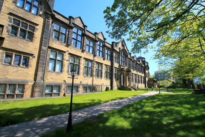 2 Bedroom Apartment To Rent In Richardshaw Lane, Pudsey, LS28