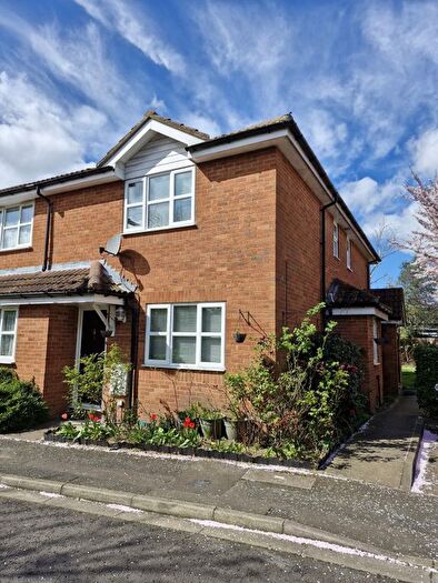 Terraced House To Rent In Hayes, UB4