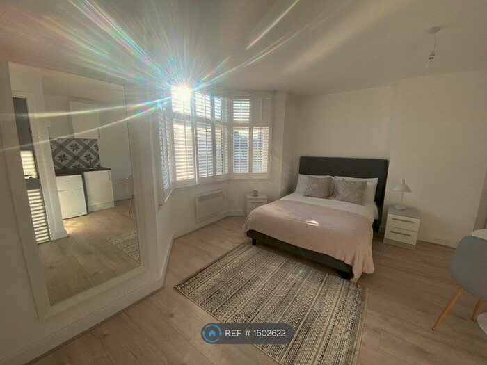 Studio To Rent In Trewenna Drive, Potters Bar, EN6