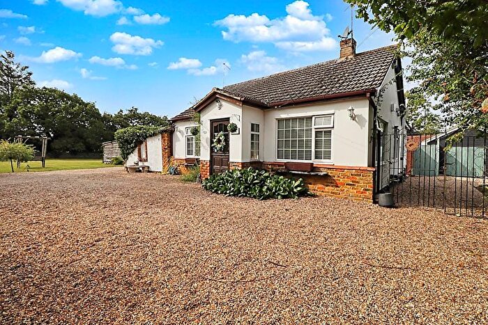 5 Bedroom Detached House For Sale In Wellington Avenue, Hullbridge, Hockley, SS5