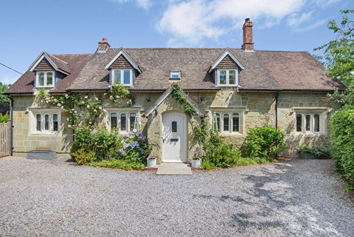 4 Bedroom Detached House For Sale In High Street, Compton Chamberlayne, Salisbury, Wiltshire, SP3