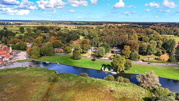 5 Bedroom Detached House For Sale In Coltishall, Norwich, NR12