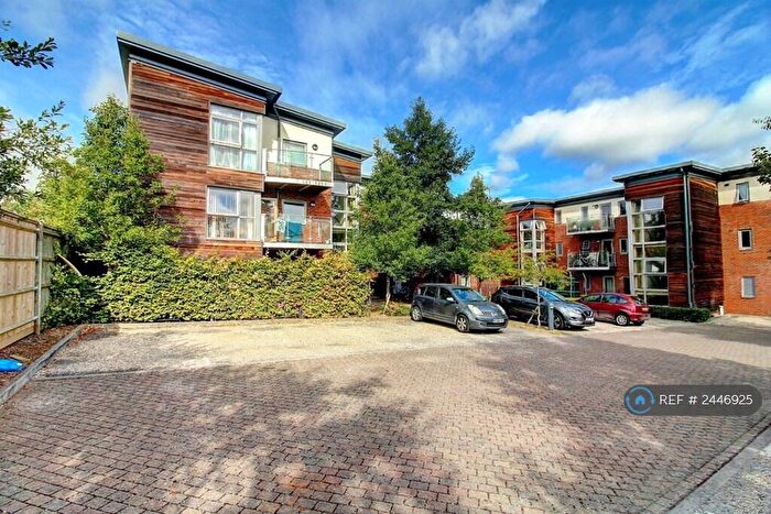 1 Bedroom Flat To Rent In Lindsay Avenue, High Wycombe, HP12