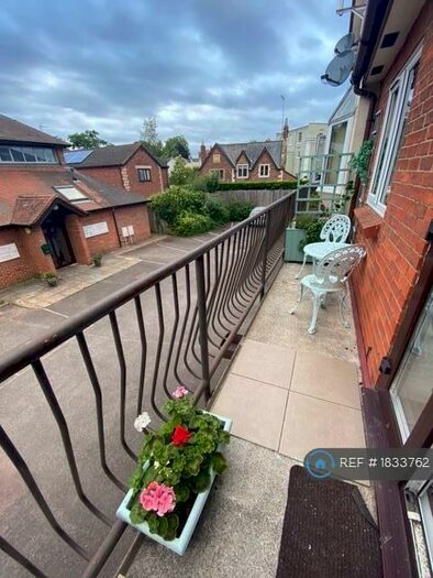 2 Bedroom Flat To Rent In Claremont, Cheltenham, GL52