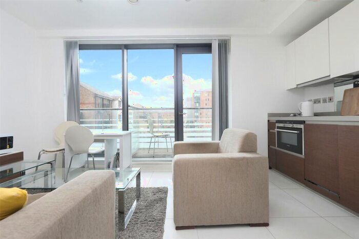 Apartment To Rent In Baltimore Wharf, Oakland Quay, London, E14