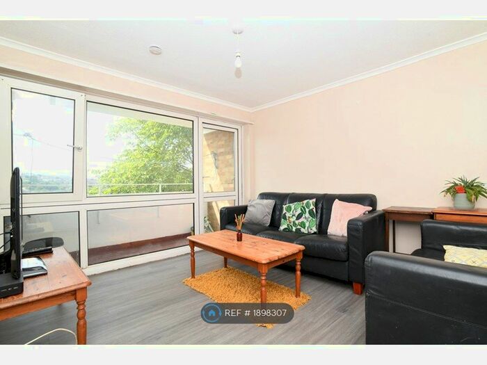 4 Bedroom Flat To Rent In Highbrook Close, Brighton, BN2