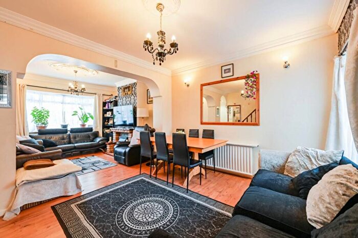 3 Bedroom House For Sale In Kitchener Road, Walthamstow, London, E17