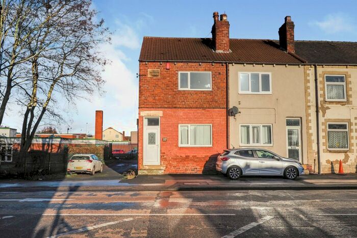 2 Bedroom End Of Terrace House For Sale In Wakefield Road, Featherstone, Pontefract, WF7