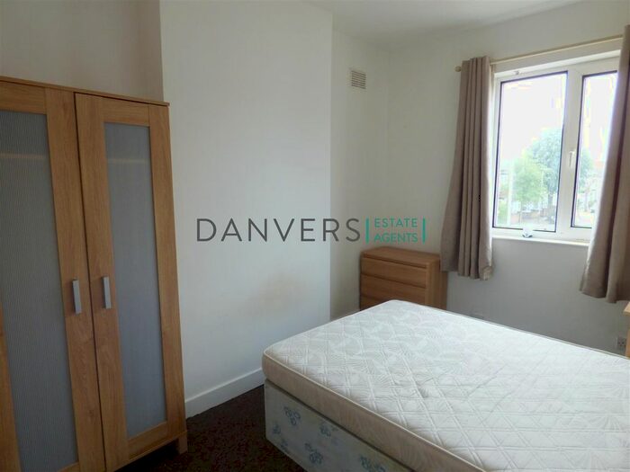 4 Bedroom End Of Terrace House To Rent In Wilberforce Road, Leicester, LE3