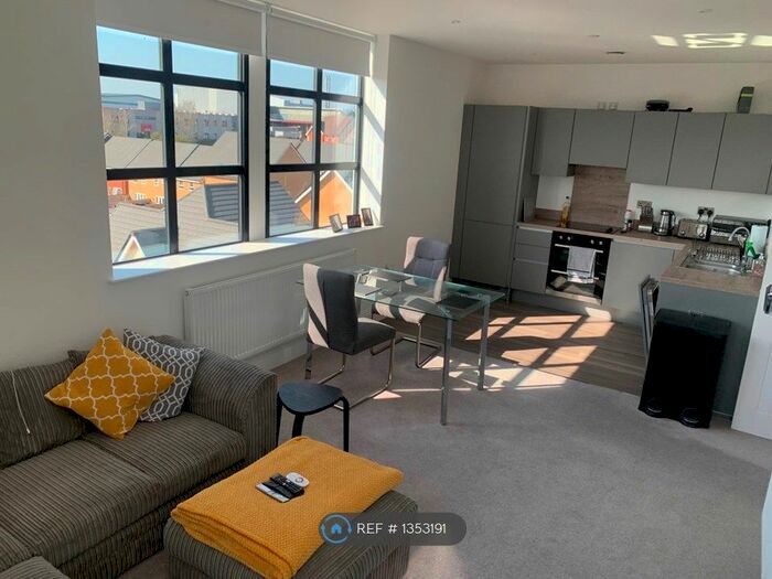 2 Bedroom Flat To Rent In Lilly Court, Basingstoke, RG21