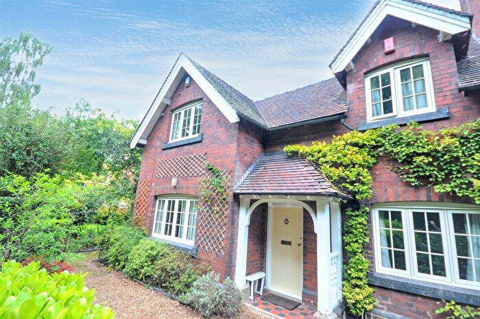 3 Bedroom Cottage For Sale In Chase Lane, Tittensor, Stoke-On-Trent, ST12