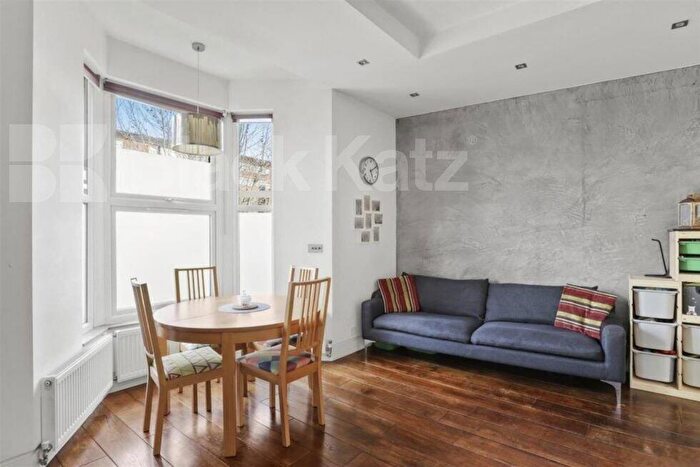 2 Bedroom Flat To Rent In High Road, Seven Sisters, N15