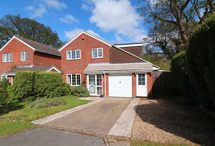5 Bedroom Detached House For Sale In Kingfisher Close, Hamble, SO31