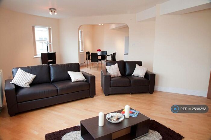 2 Bedroom Penthouse To Rent In City Road, London, EC1V
