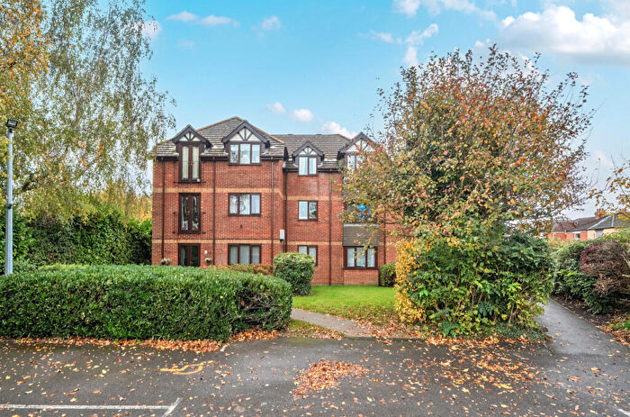 1 Bedroom Apartment For Sale In The Crescent, Eastleigh, Hampshire, SO50
