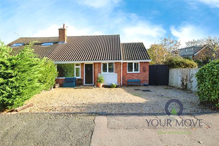 3 Bedroom Bungalow For Sale In Brendon Avenue, Bedford, Bedfordshire, MK41