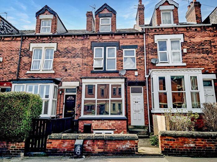 6 Bedroom Terraced House For Sale In Bentley Lane, Leeds, LS6