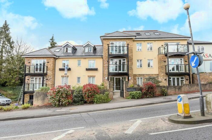 2 Bedroom Flat To Rent In Temple Court, Monument Hill, Weybridge, KT13