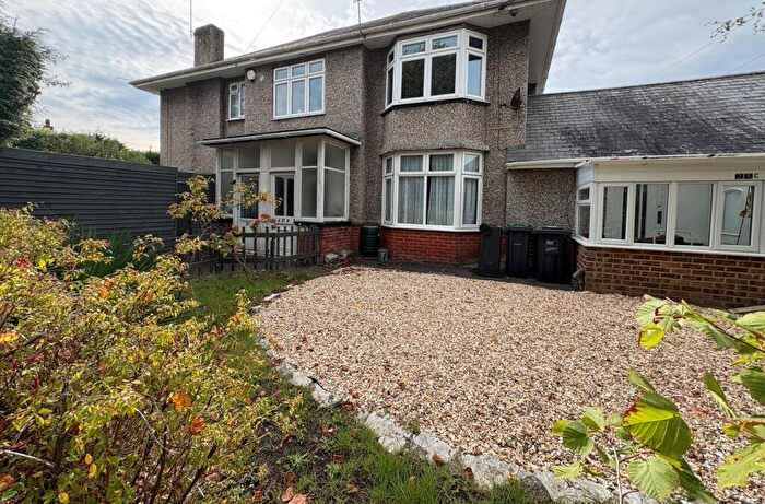 2 Bedroom Flat To Rent In Keswick Road, Bournemouth, BH5