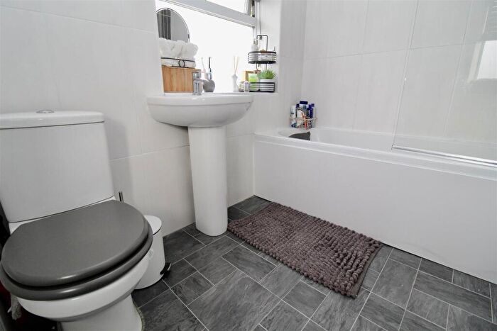 2 Bedroom End Of Terrace House For Sale In Brownfield Road, Shard End, Birmingham, B34