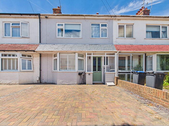 3 Bedroom Terraced House For Sale In Annweir Avenue, Lancing, BN15