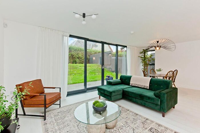 2 Bedroom Flat For Sale In The Old Bowling Green, McGlashan Garden, Crieff, Perthshire, PH7