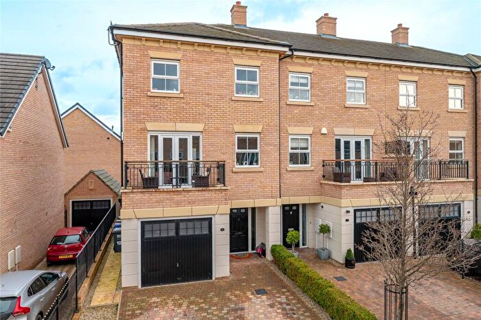 4 Bedroom End Of Terrace House For Sale In St. Andrews Walk, Newton Kyme, LS24