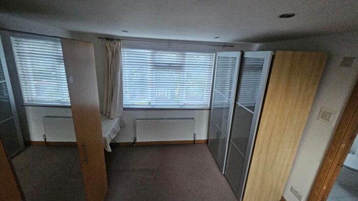 1 Bedroom Semi-Detached House To Rent In Sherrards Way, Barnet, Hertfordshire, EN5