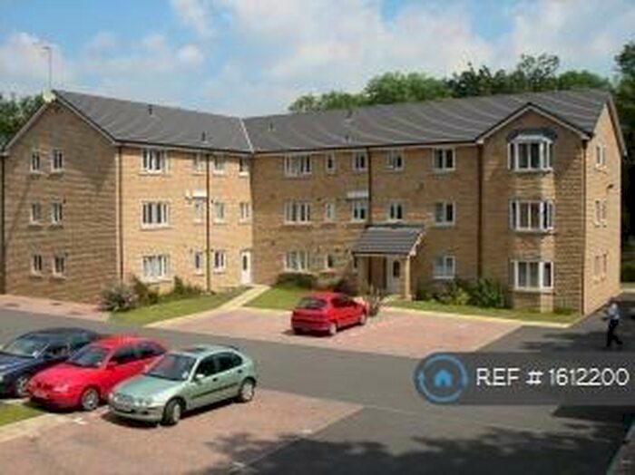 2 Bedroom Flat To Rent In Kings Court, Huddersfield, HD1