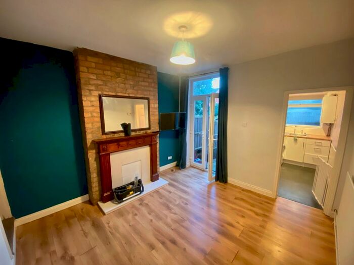 2 Bedroom House To Rent In Melrose Street, Sherwood, NG5